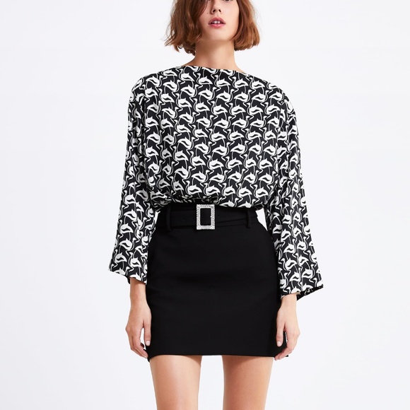 ZARA Tops - ZARA XS NWT BOAT NECK BLACK WHITE PRINTED BLOUSE